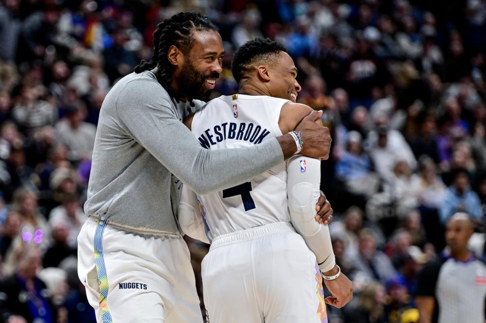 正是因为他 正是因为他