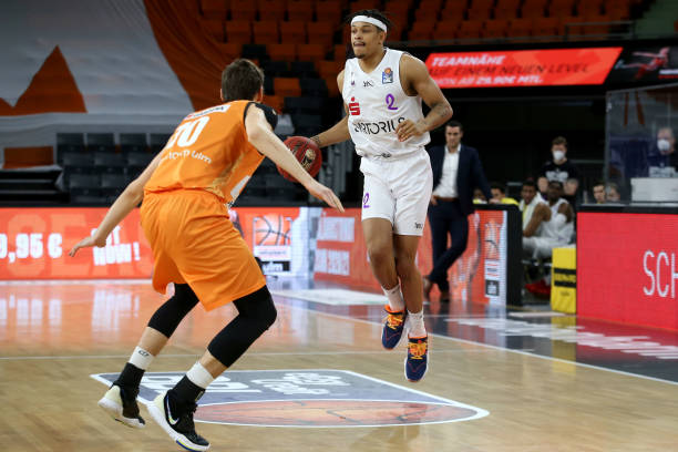 而库尔图瓦 而库尔图瓦